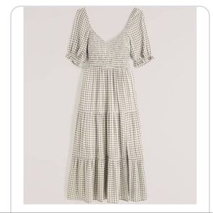 Abercrombie & Fitch Short-Sleeved Smocked Midi, light green buffalo check